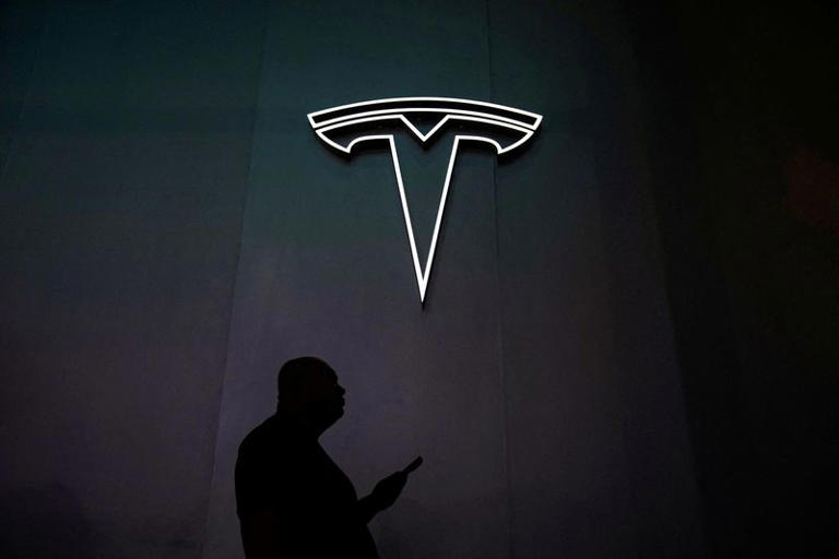 Tesla Stock in Focus: Analyst Adjustments Buoy Price Target Ahead of Q2 Earnings Call